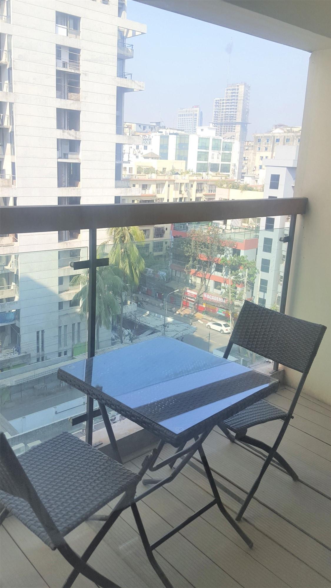 Coventina Lake Suites Dhaka Bagian luar foto